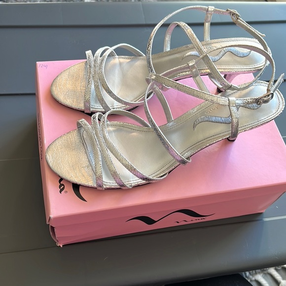 Women’s Size 10 Nina Shoes with box - Picture 2 of 4